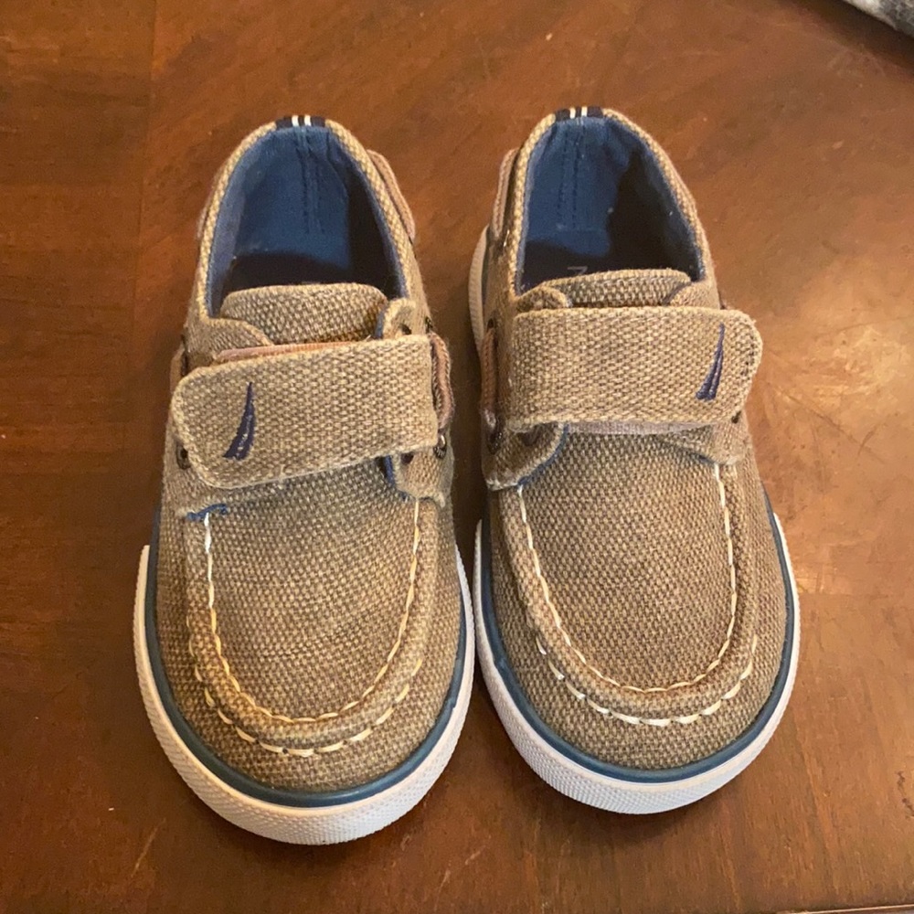 NAUTICA SIZE 5